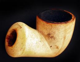 Régi, dísztelen tajtékpipa fej, "Latzkó" jelzéssel, h: 7 cm