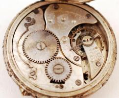 cca 1900-1930 Ezüst (Ag.) Speciosa olasz zsebóra, kissé kopott, gravírozott számlappal, körülötte ga...