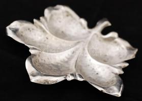 Ezüst (Ag.) leveles tálka, poncolt, jelzett, nettó:59 g, 15,5×14 cm