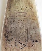 Ezüst (Ag.) húskanál, jelzett, bárói címerrel, nettó:115 g, h:26,5 cm