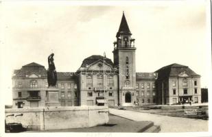 Mezőtúr, Új városháza, artézi kút