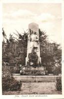 Pilis, Elesett hősök emlékszobra (EK)