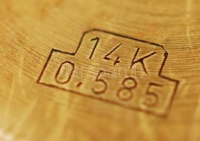 14 K arany (Au.) Noblesse kvarcóra, jelzett, működik, br. 13,4 g