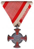 1914. "Ezüst Érdemkereszt a Vitézségi Érem szalagján" ezüst kitüntetés karikán jelzéssel (30mm) T:1- Hungary 1914. "Silver Merit Cross on a war ribbon" silver decoration with hallmark on suspension ring (30mm) C:AU NMK 224.