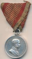 1914. "Ferenc József II. osztályú Ezüst Vitézségi Érem" Ag kitüntetés fémjel nélkül mellszalagon. Szign.: Tautenhayn T:2- ph. Hungary 1914. "Silver Gallantry Medal, IInd Class" Ag decoration without hallmark with ribbon. Sign: Tautenhayn C:VF edge error