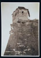 cca 1930 A komáromi vár sarokbástyája, a Hungária Magazinban megjelent fotó, hátoldalon feliratozva, 12x17 cm