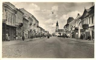 Zombor, Szentháromság tér, Városháza, Plébánia templom, üzletek / square, town hall, church, shops