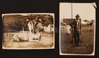 Magyar, japán és arab cserkészek, egyenruhájukon az 1933-as gödöllői Jamboree csodaszarvas emblémájával, 2 db fotó, 6x8 cm