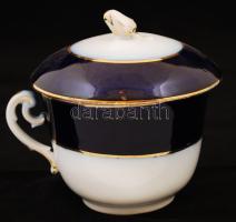 Fischer Emil aranyozott kék-fehér teáscsésze tetővel, kopásnyomokkal, hibátlan, m: 12 cm, d: 10 cm