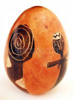 Díszesen faragott vudu kőtojás, m: 7 cm