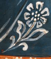 Kovács Margit (1902-1977): Kenyérszelő. Festett mázas terrakotta, jelzett, hibátlan, m:36 cm