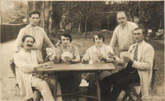 Balatonkenese, kártyázók, photo (EK)