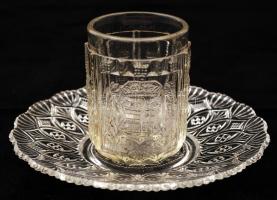 Isten áldd meg a magyart feliratú üvegtányérka (d: 15 cm), 1 db üvegpohár koronás magyar címerrel (m: 7,5 cm, d: 5,5 cm), hibátlan