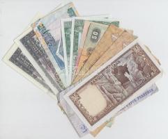 Vegyes: Libanon 1964-1992. 1L-50L 6db bankjegy + Egyiptom 1991-2003. 10p-1P 6db bankjegy T:vegyes (köztük I-es is) Mixed: Lebanon 1964-1992. 1 Livre - 50 Livres 6pcs of banknotes + Egypt 1991-2003. 10 Piastres - 1 Pound 6pcs of banknotes C:mixed (with some UNC)