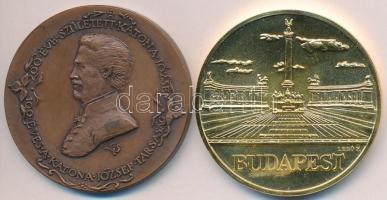 2db klf emlékérem: Lebó Ferenc (1960-) DN "Budapest" aranyozott fém emlékérem (42,5mm) + Lapis András (1942-) 1991. "Katona József / 25 éves a szervezett éremgyűjtés Kecskeméten" Br emlékérem (42,5mm) T:1,1-