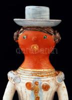 Kiss Roóz Ilona (1920-2010): Felolvasó asszony. Mázas festett kerámia gyertyatartó, jelzett, hibátla...