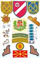 12db katonai jelvény, felvarró, tok + kis dobozkában szalagsávok és rendfokozati csillagok T:vegyes