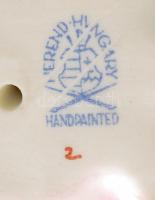 Herendi mesekönyves kislány, kézzel festett, jelzett, hibátlan, m:7 cm