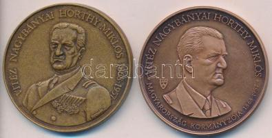 2db klf emlékérem: Bognár György (1944-) 1993. "Vitéz Nagybányai Horthy Miklós / Itthon hazai földben" Br emlékérem (42,5mm) + Bozó Gyula (1913-2004) 1993. "Vitéz Nagybányai Horthy Miklós újratemetése Kenderesen" Br emlékérem (42,5mm) T:1,1-