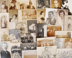 cca 1860-1950 Nagy fotó hagyaték tétel, benne korai keményhátú fotók az 1860-as évekből, összesen kb 60 db