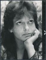 cca 1987 Kerekes (Gábor) portré felvétele Hernádi Judit színésznőről, a Képes7 magazin részére, feliratozott vintage fotó, 24x18 cm