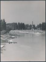 cca 1950 Korschelt Miklós (1900-1982): Győr, 4 db pecséttel jelzett városkép, 24x18 cm