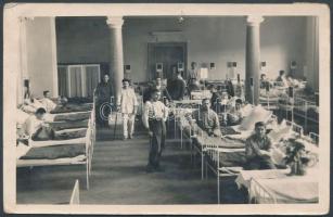 cca 1944 Kecskeméti hadikórház, fotólap megírva, postázva, 9x14 cm
