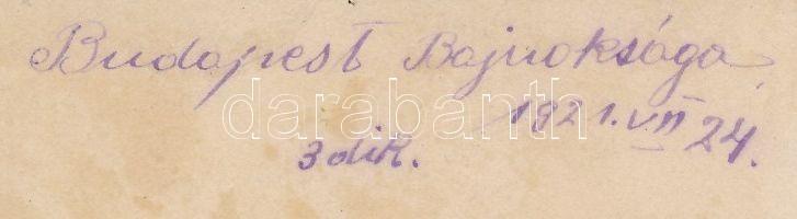 1921. július 24. Budapest kerékpáros bajnokságán induló versenyzők és az edzők, a rajtvonalnál, feli...