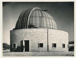 cca 1920 Danesin (Padova) felvétele egy csillagvizsgáló épületéről, 17x23 cm