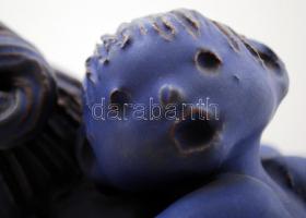 Kovács Éva (1938-): Anya a gyerekekkel. Kézzel festett mázas kerámia, jelzett, nagyon apró  hibákkal...