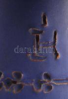 Kovács Éva (1938-): Anya a gyerekekkel. Kézzel festett mázas kerámia, jelzett, nagyon apró  hibákkal...