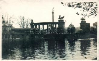 Budapest XIV. Milleniumi emlékmű, Városligeti tó photo