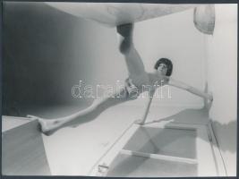 cca 1970 Ak(t)robatika, erotikus fénykép, 24x18 cm / cca 1970 Erotic photo, 24x18 cm