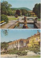 Kb. 1000. db MODERN főleg magyar városképes lap és motívumlap, pár nagy méretű lappal dobozban; sok reklám, üdvözlő, virág, folklór / Approx. 1000 modern mostly Hungarian town-view postcards and motive cards with a few big sized cards in a box; many advertisement, greeting, flower, folklore