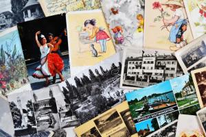 Kb. 230 db VEGYES magyar és külföldi városképes lap pár motívumlappal; több osztrák és csehszlovák / Approx. 230 mixed Hungarian and foreign town-view postcards with some motive cards; more Austrian and Czechoslovakian