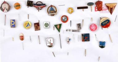 25db klf magyar és külföldi jelvény, benne "Törzsgárda", "Ikarus", "Véradó" jelvények T:vegyes