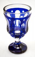 Kétrétegű kék hámozott talpas pohár, m: 18 cm