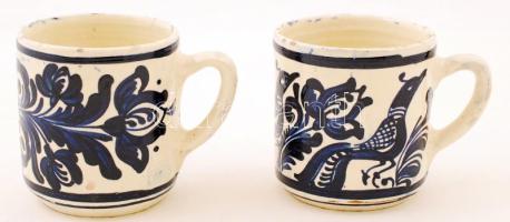 2 db korondi kerámia bögre, mázhibával, jelzett, m: 10 cm, d: 10 cm