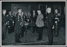 Hitler képsorozat 176. fotó: Hitler találkozik egy japán tengerészeti közméltósággal 1934-ben. 12x17cm