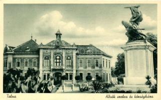 Tolna, Hősök szobra