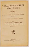 A magyar nemzet története 1526-ig. A gimnáziumok és reáliskolák III. osztálya számára. A tanterv és utasítások figyelembe vételével írták Dr. Takáts György és Dr. Koczogh András. Második kiadás. Bp., 1924, Athenaeum. Félvászon kötés, ábrákkal illusztrált, a szövegben javításokkal, grafitceruzás megjegyzésekkel, kissé kopottas állapotban.