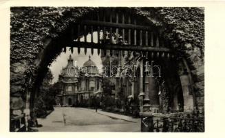 20 db MODERN magyar fekete-fehér városképes lap; több Budapest / 20 modern black and white Hungarian town-view postcards; more Budapest