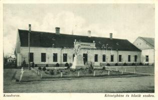 Kondoros, Községháza, Hősök szobra