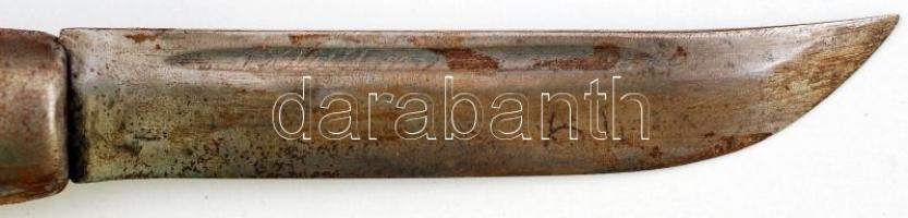 J. Marttiini finn vadász kés, szén acél pengével, topolyagyökér markolattal, topáz berakással, jelze...