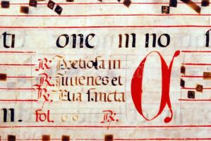 cca 1520 Észak-olaszországi korabeli kotta, 3 színű tintával, pergamenen. Díszes iniciálékkal./ Vint...