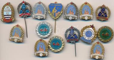 15db törzsgárda jelvény, több klf, főleg zománcozottak, közte "Lenin Kohászat", "Építő- Fa- és Építőanyagipari Dolgozók Szakszervezete" T:vegyes