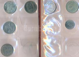 Bulgária 131db-os vegyes fémpénz gyűjtemény 2 albumban és berakólapokon, közte néhány szerb érme T:v...