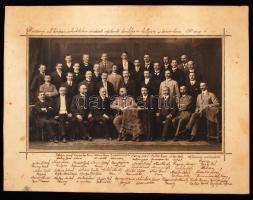 1913 augusztus 6. A pozsonyi ált. fémipari szakiskolában rendezett rajztanítói tanfolyam hallgatói és tanári kara, feliratozva, a csoportképen szereplők nevével, Mindszenty (Pozsony) fotó, 15x25 cm, karton 25x33 cm