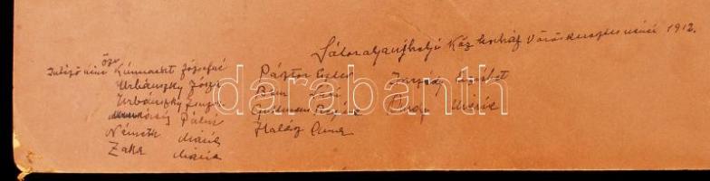 1912 Sátoraljaújhelyi közkórház kiképzett vöröskeresztes nénéi, feliratozva, a csoportképen szereplő...