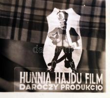 1938 A 13 kislány mosolyog az égre című film egy jelenete, Hunnia Hajdu Film Daróczy Produkció, 30x2...